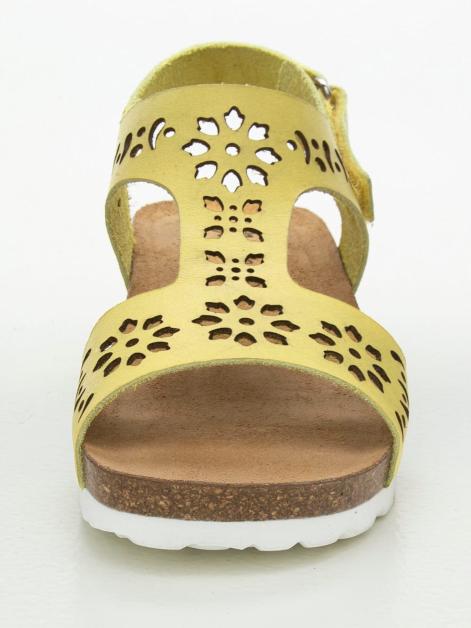 Naturläufer Bio-Keilsandale mit Lasercut im Blumenmuster Artikelnummer: 1828696.00001 Saisonale Angebote