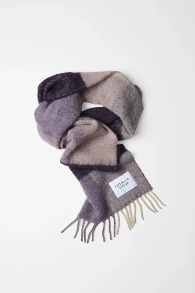 Studio Copenhagen CPH SHAWL 4 wool mix purple Im Verkauf