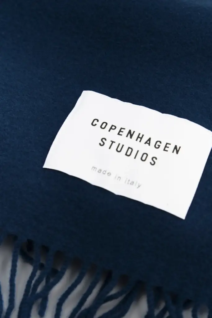 Studio Copenhagen CPH SHAWL 6 wool mix night blue Valentinstagsangebot
