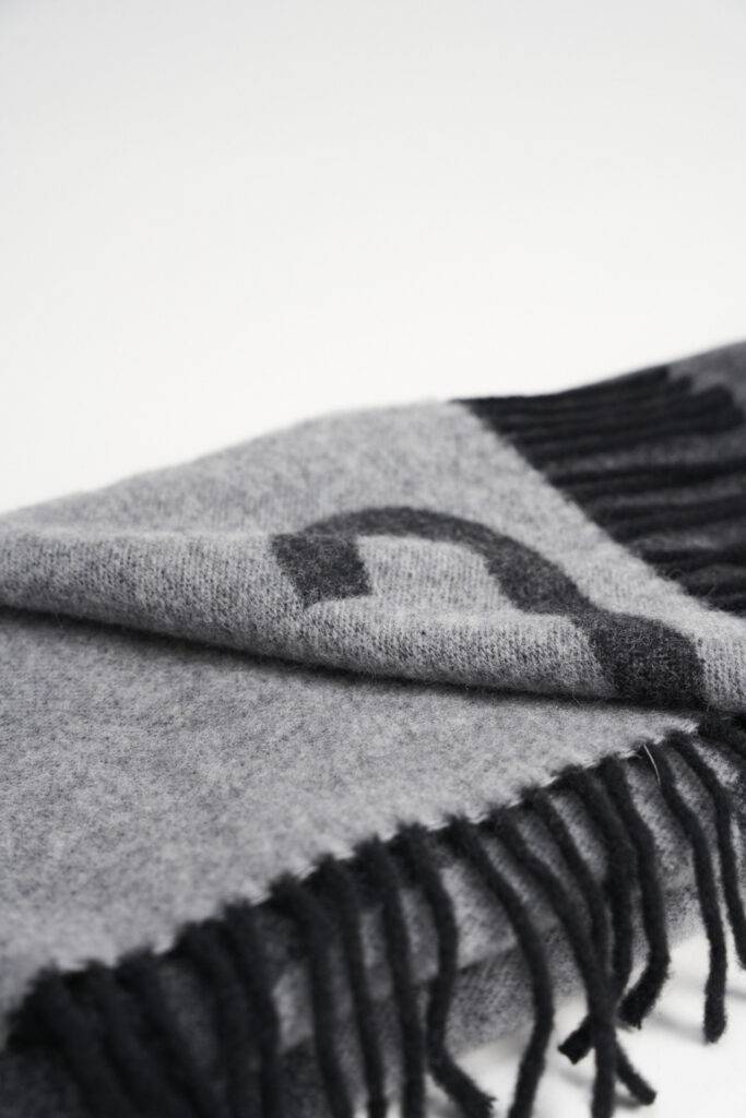 Studio Copenhagen CPH SHAWL 1 wool mix black Blitzangebot
