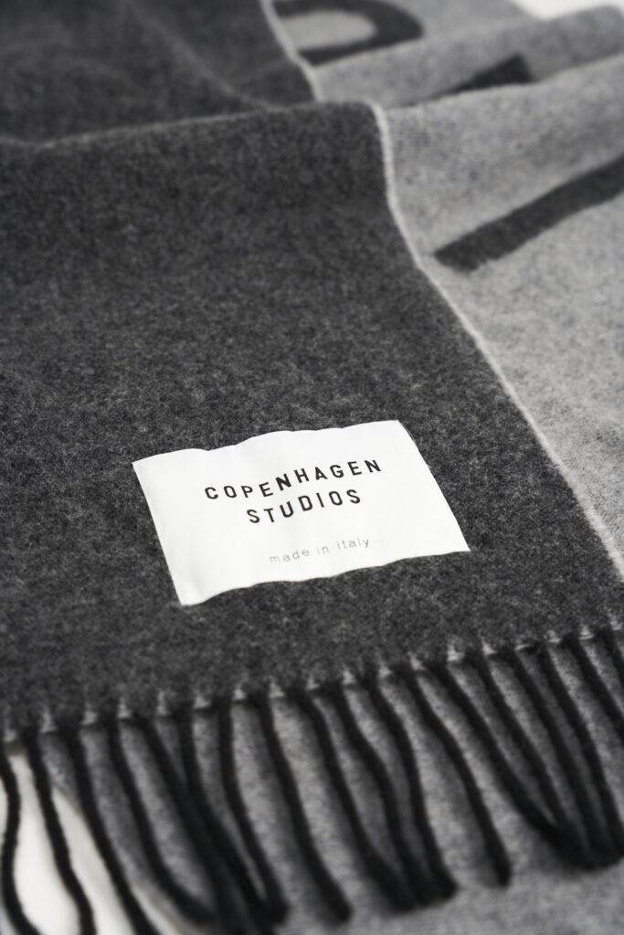 Studio Copenhagen CPH SHAWL 1 wool mix black Blitzangebot