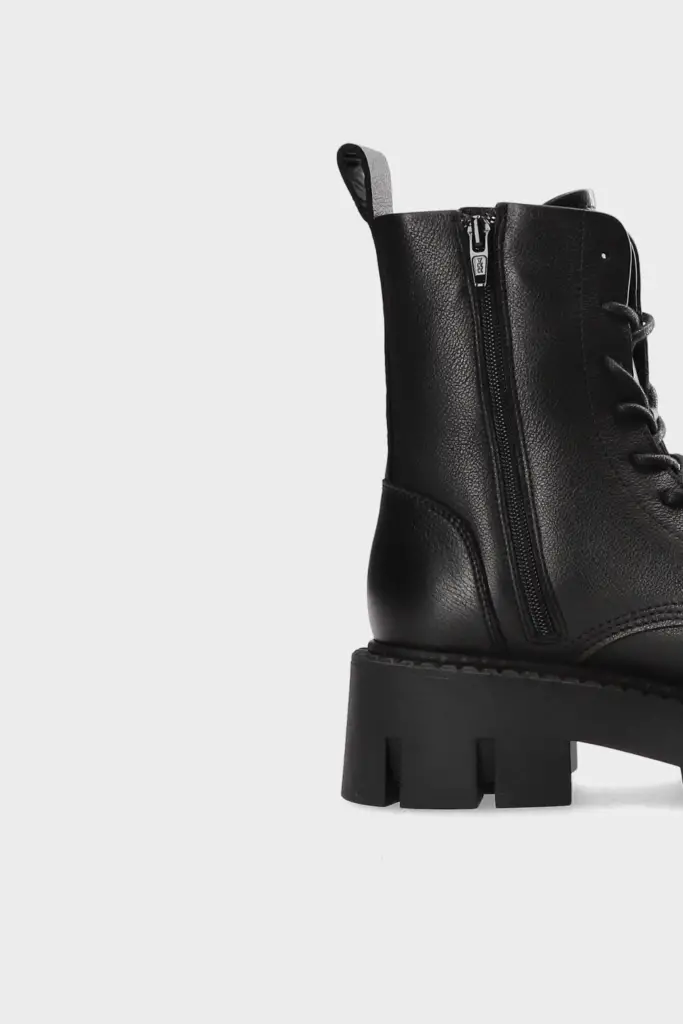 Studio Copenhagen CPH130 leather black JETZT KAUFEN