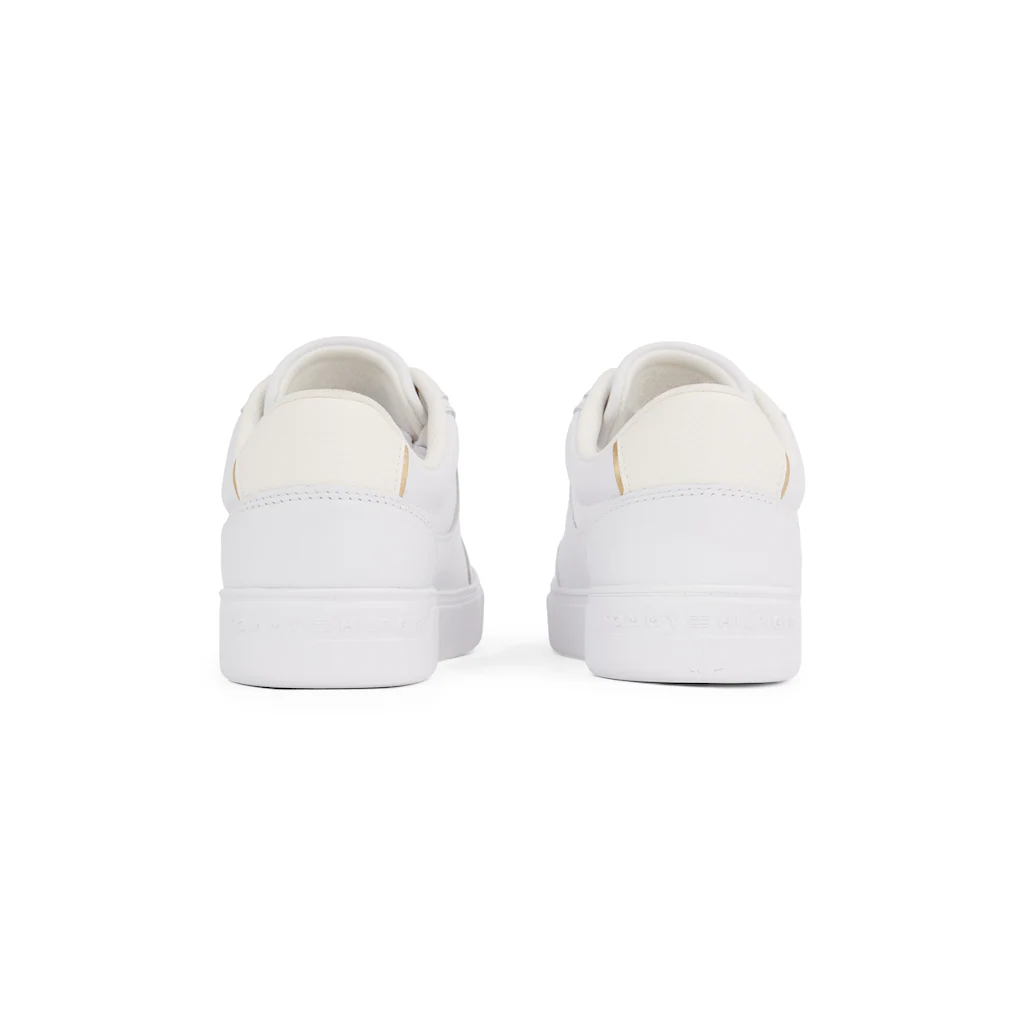 Tommy Hilfiger Plateausneaker »ESSENTIAL CHIC COURT SNEAKER« Freizeitschuh Schnürschuh Halbschuh mit TH-Schmuckelement online kaufen zollfrei