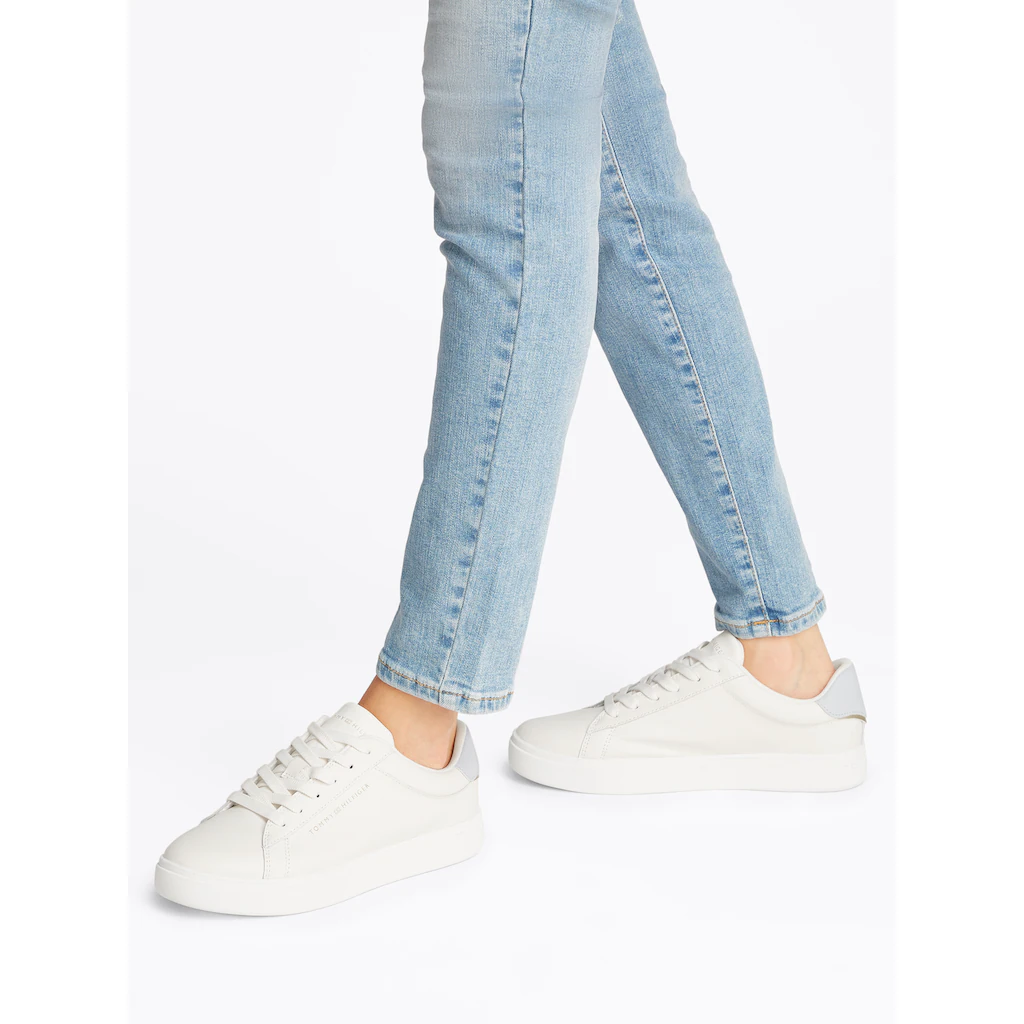 Tommy Hilfiger Plateausneaker »ESSENTIAL COURT SNEAKER« Freizeitschuh Halbschuh Schnürschuh mit Logoschriftzug online bestellen Bestseller