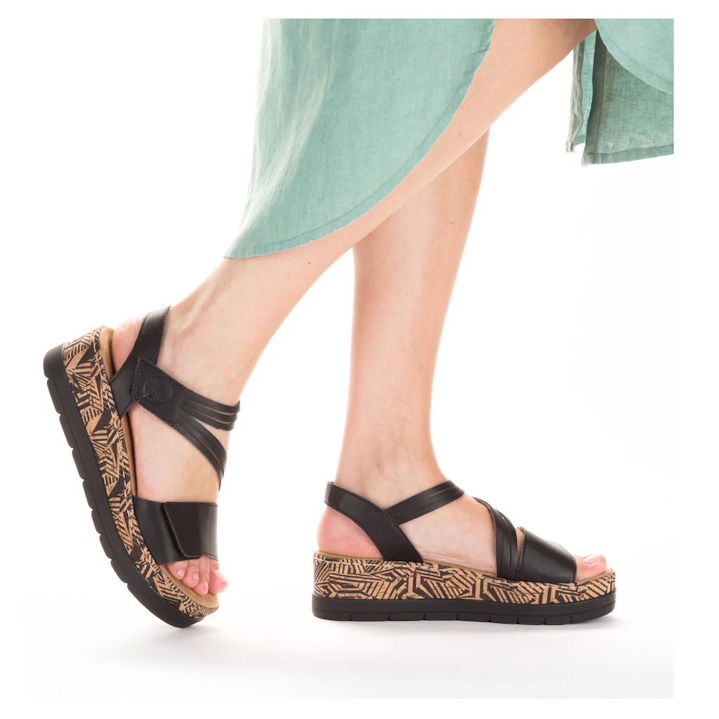 Rieker Keilsandalette Sommerschuh Sandale Keilabsatz mit gemusterter Plateausohle ▷ für Speichern exportieren