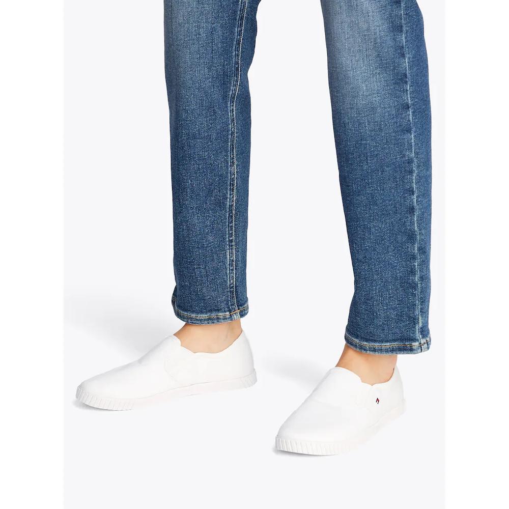 Tommy Hilfiger Plateausneaker »CANVAS LACE UP SNEAKER« Freizeitschuh Halbschuh Schnürschuh mit gestickter Logoflagge JETZT KAUFEN